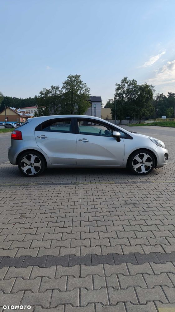 Kia Rio 2011 photo 4