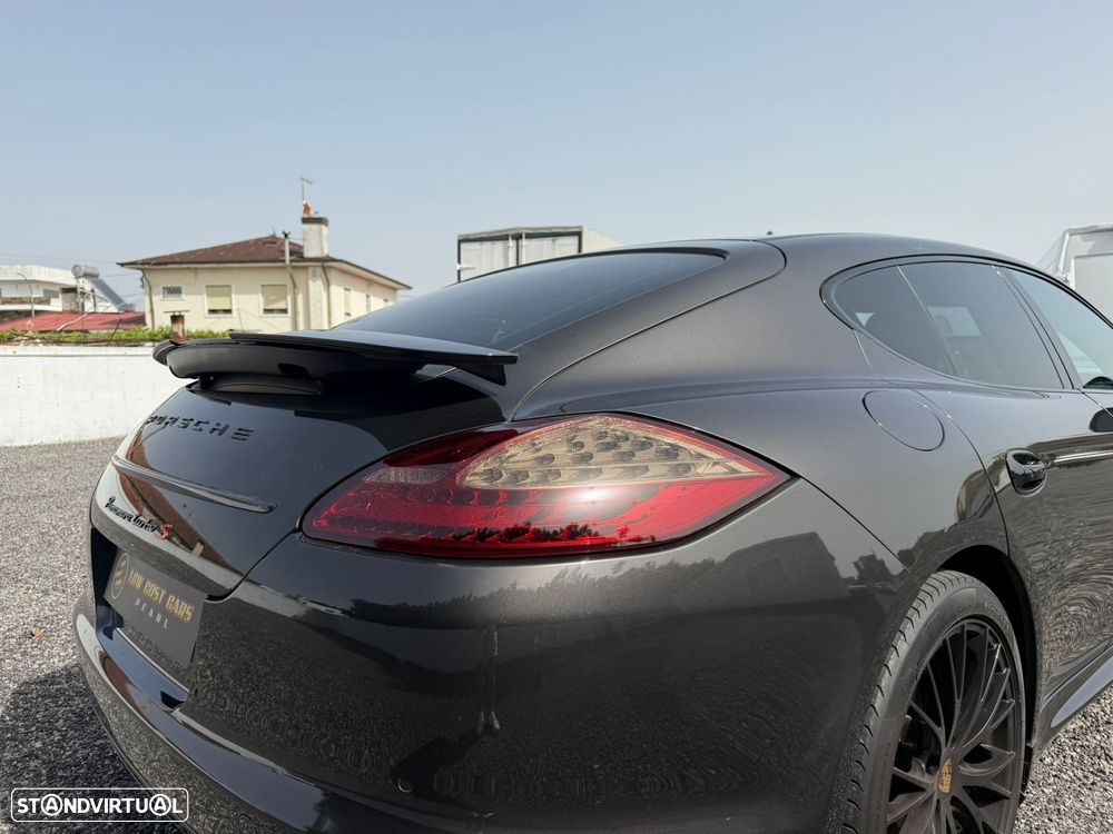 Porsche Panamera Turbo PDK - 20