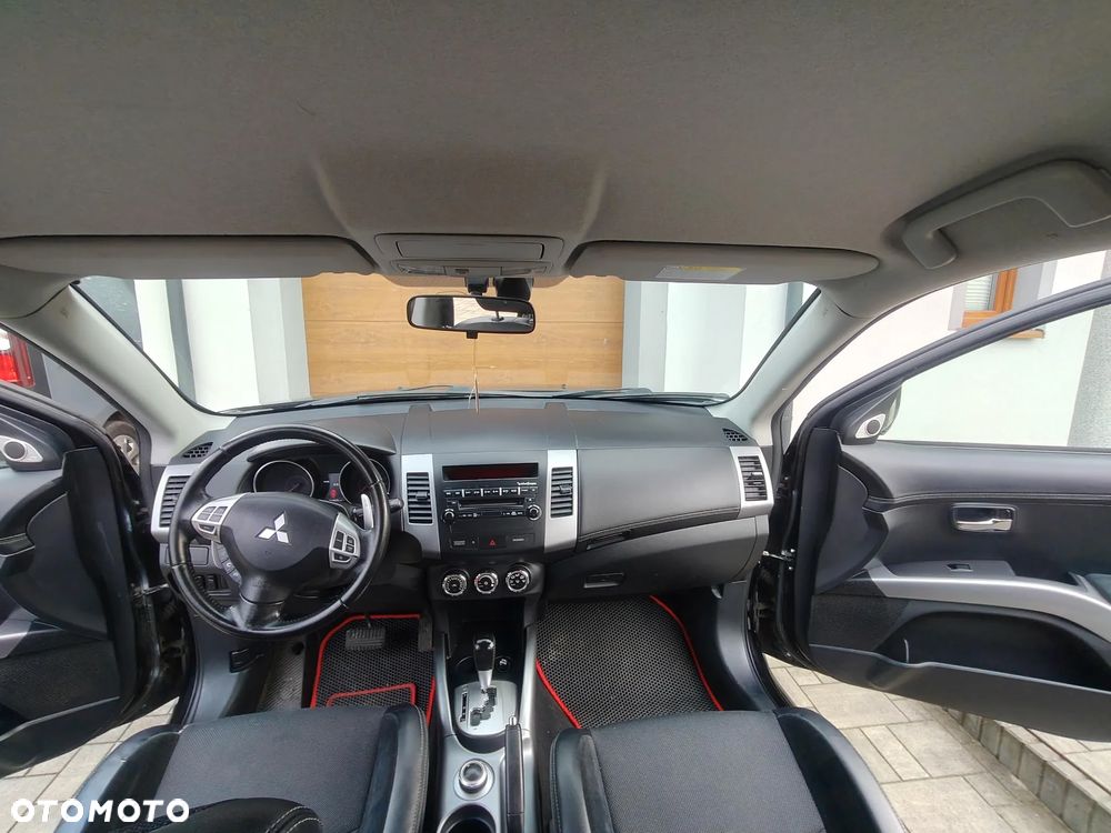 Mitsubishi Outlander 2.4 Instyle CVT - 11