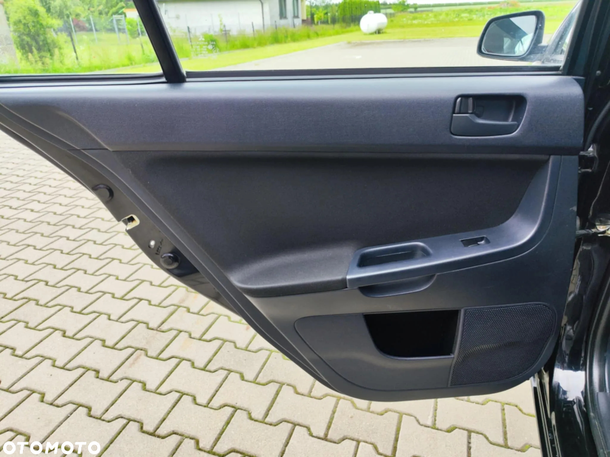 Mitsubishi Lancer 1.5 Inform - 32