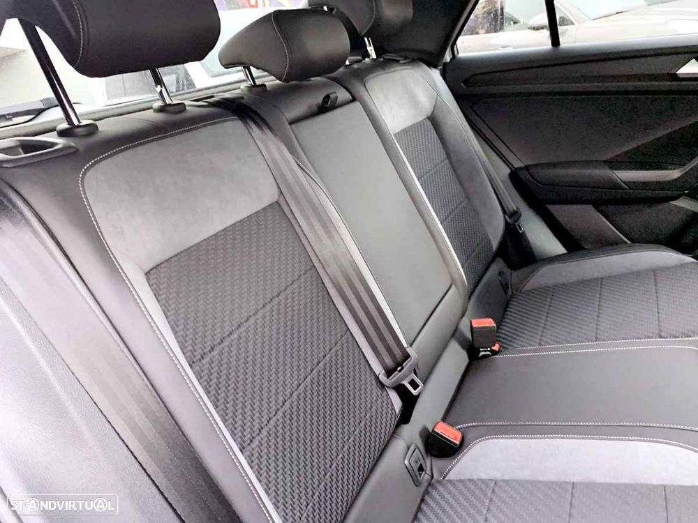 VW T-Roc 2.0 TSI OPF 4MOTION DSG - 33