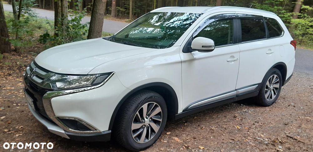 Mitsubishi Outlander - 1