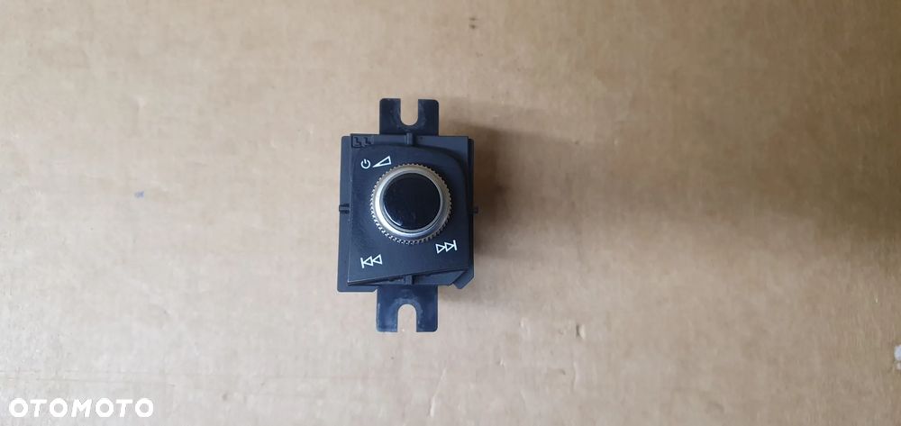 Kontroler pokrętło regulacji głośności Audi A4 B9 8W1919616 - 1