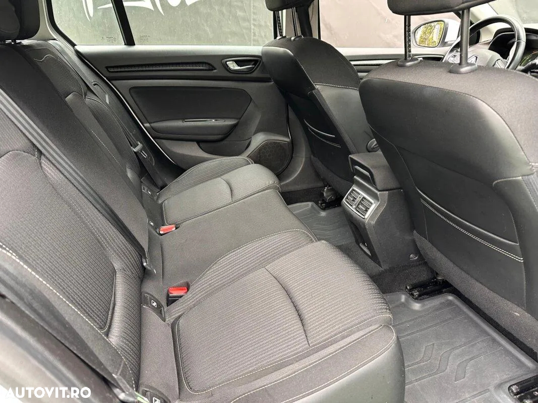 Renault Megane - 9