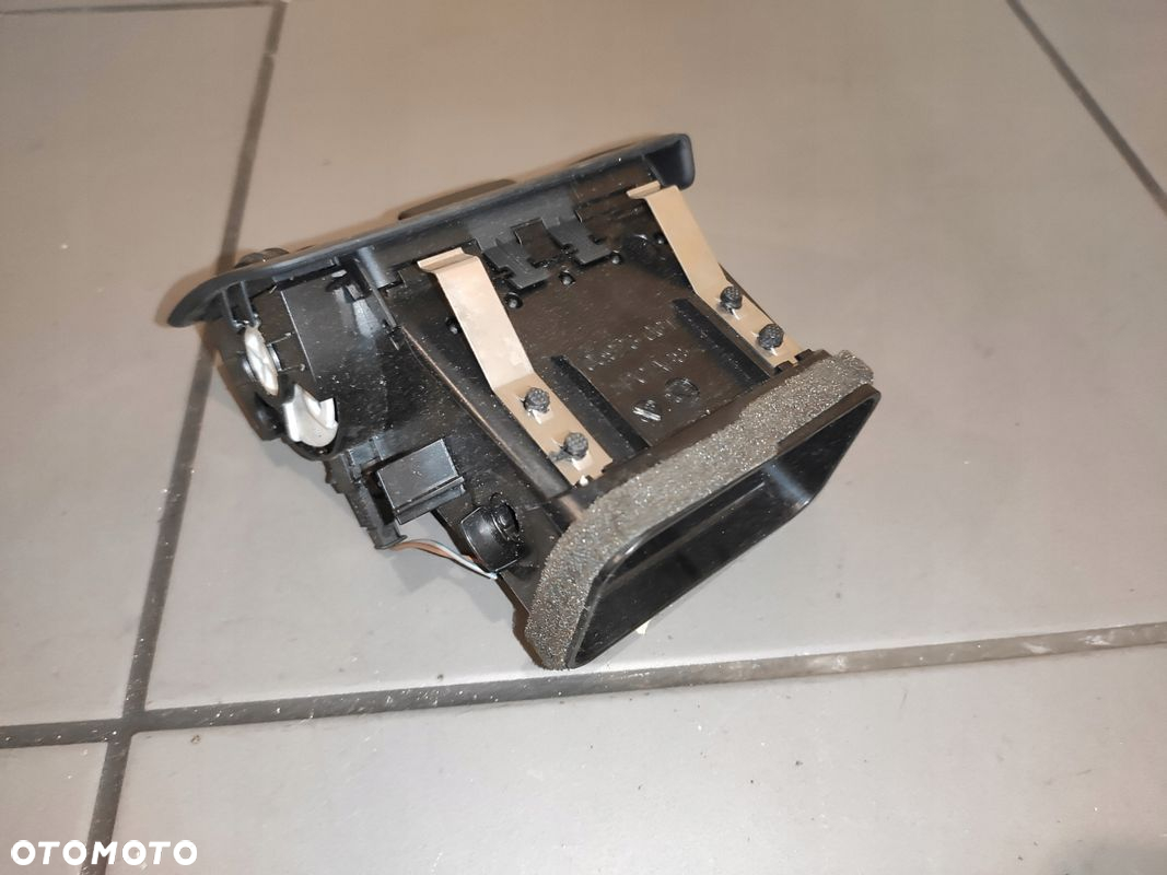 MERCEDES C-KLASA W204 LIFT KRATKI KRATKA NAWIEWU LEWA PRAWA BDB - 9