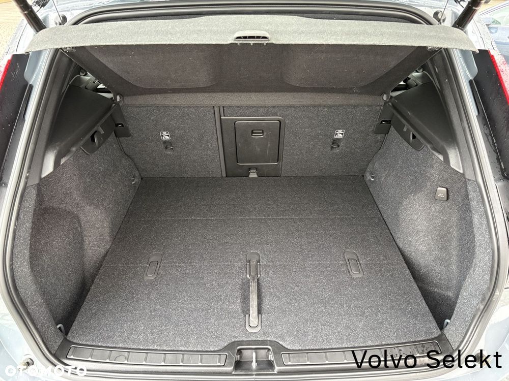 Volvo XC 40 - 25