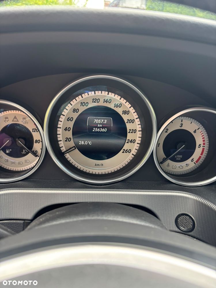 Mercedes-Benz Klasa E 250 CDI Classic - 14