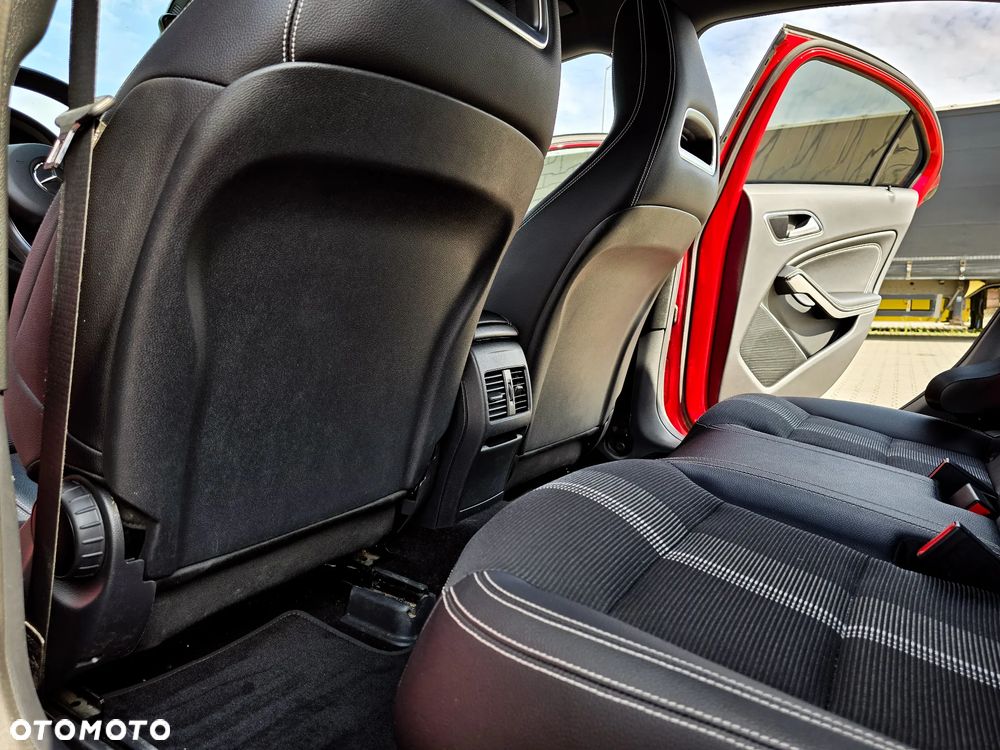 Mercedes-Benz Klasa A 200 (BlueEFFICIENCY) 7G-DCT - 21