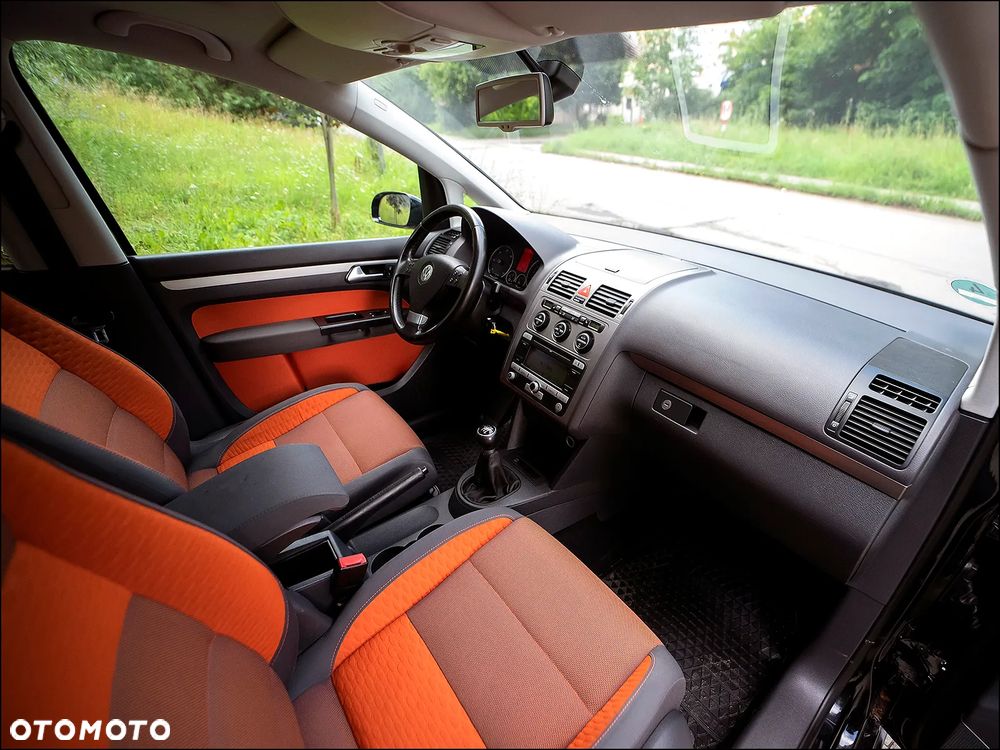 Volkswagen Touran - 20