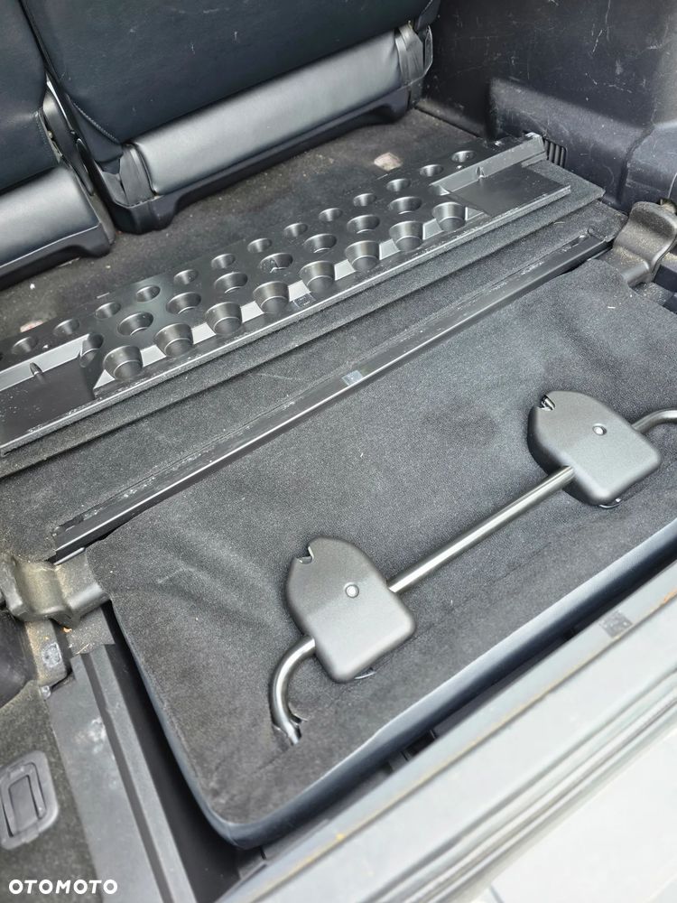 Mitsubishi Pajero - 28