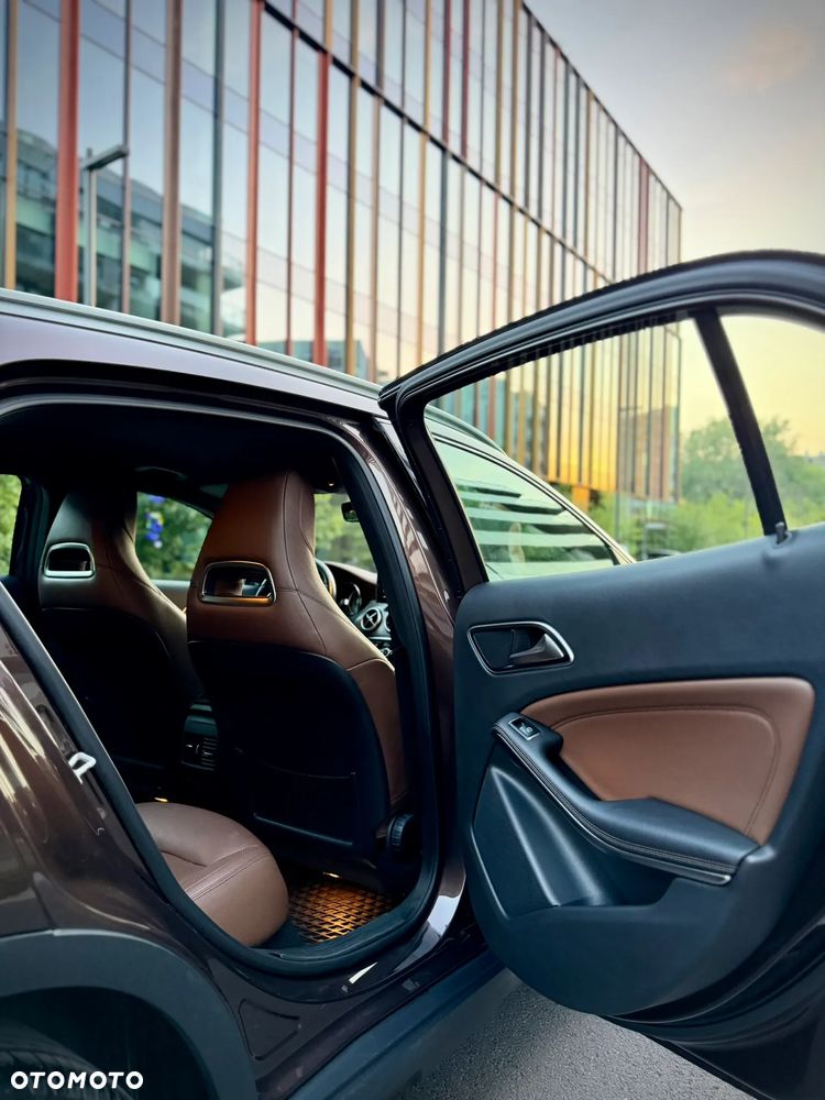 Mercedes-Benz GLA - 18