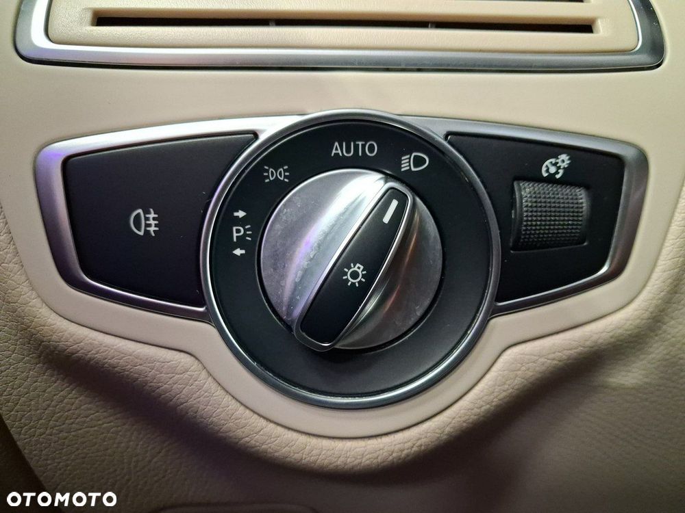 Mercedes-Benz GLC - 38