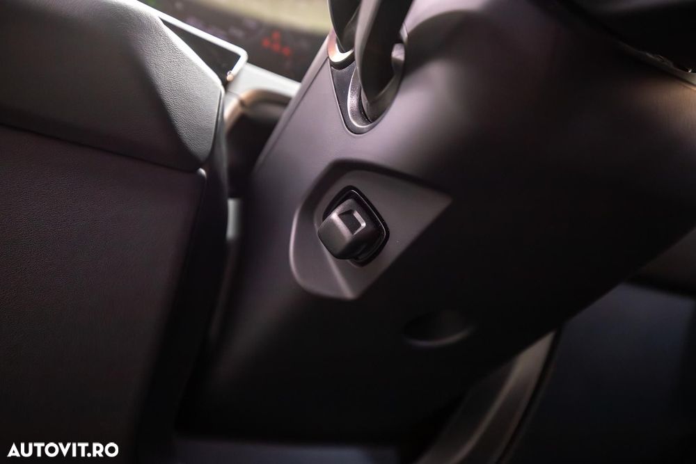 Porsche Cayenne - 24