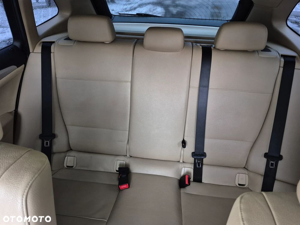 BMW X1 xDrive18d - 12