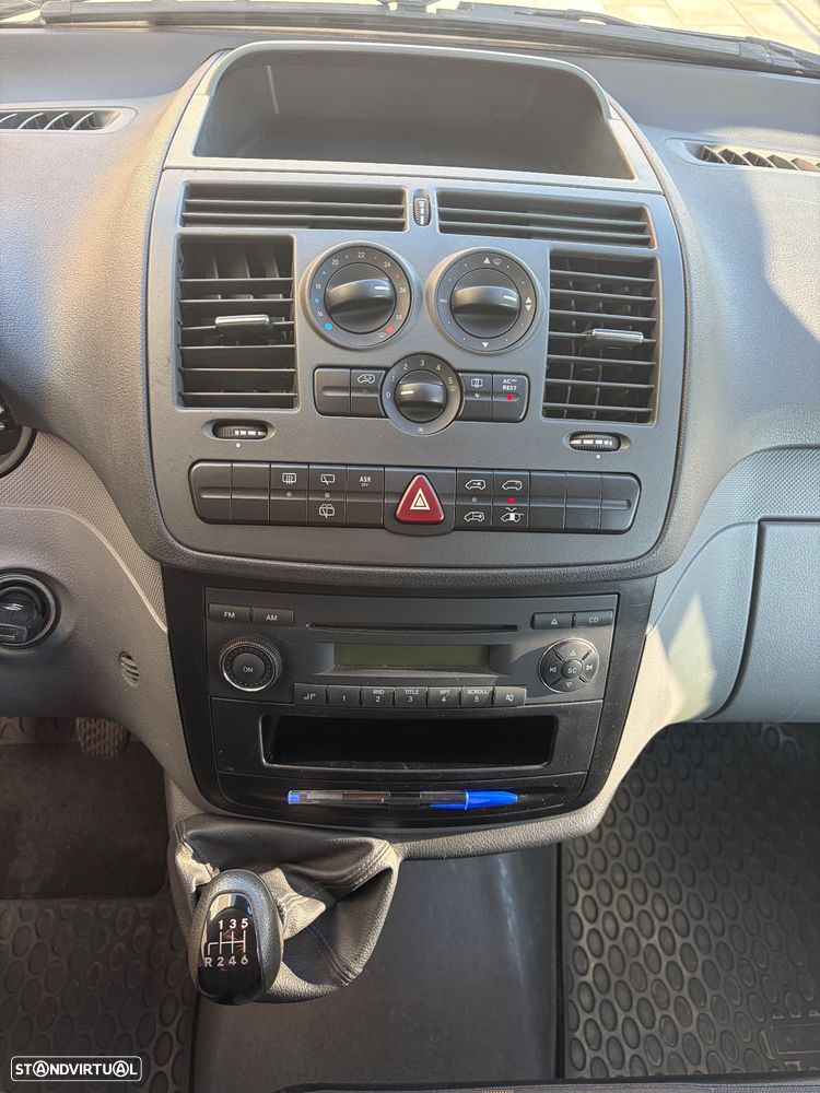 Mercedes-Benz Vito 109CDI 9 Lugares - 17