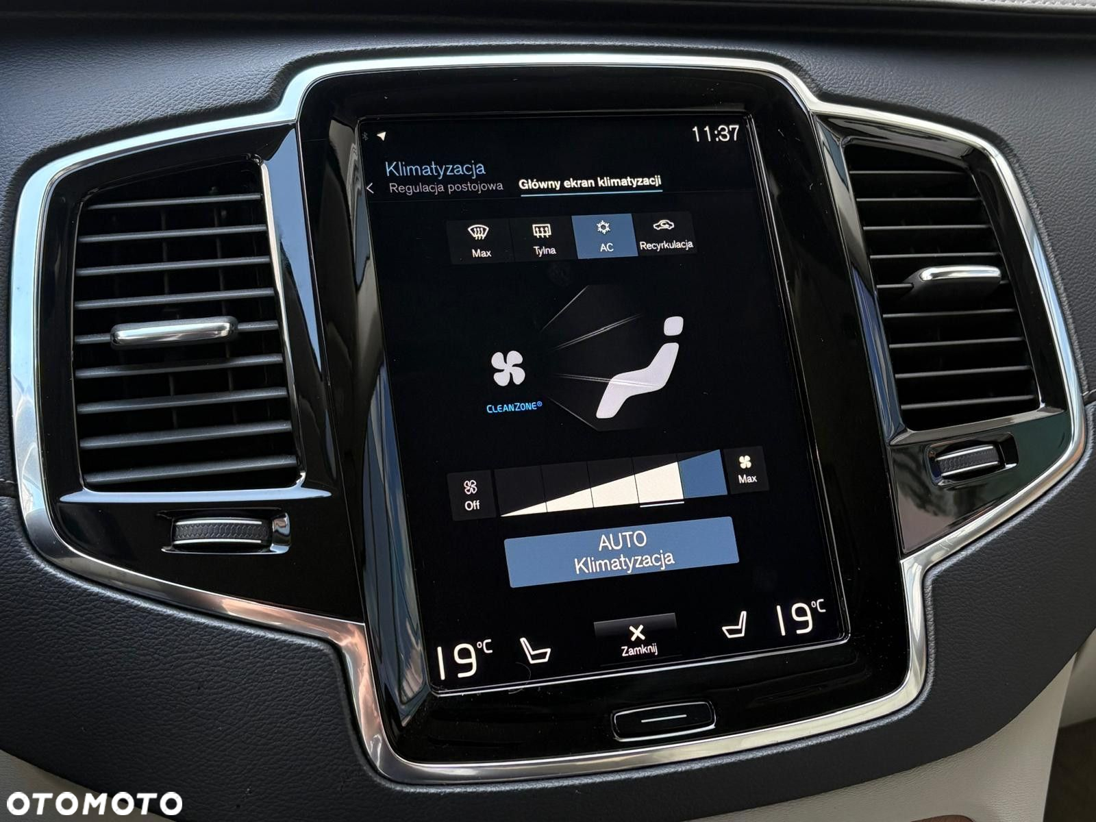 Volvo XC 90 - 28