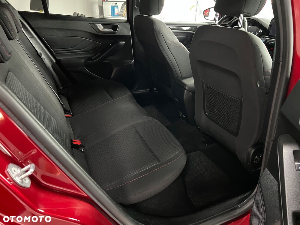 Ford Focus 1.0 EcoBoost ST-Line - 30