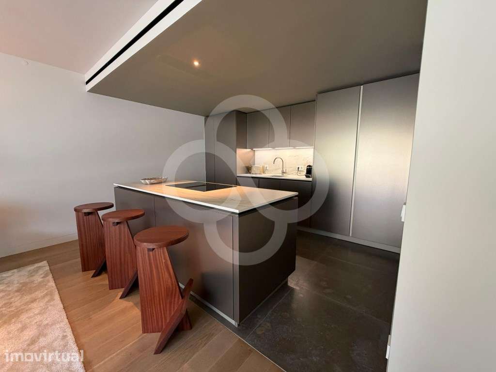 Apartamento T2 no icónico e impressionante edifício Nau em Lisboa - Grande imagem: 3/17