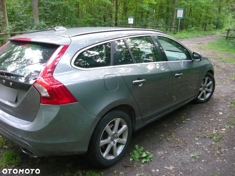 Volvo V60 D3 Drive-E Momentum - 17