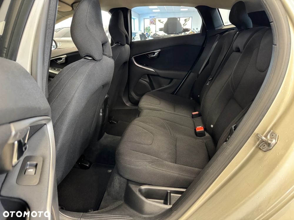 Volvo V40 T3 Drive-E Kinetic - 9