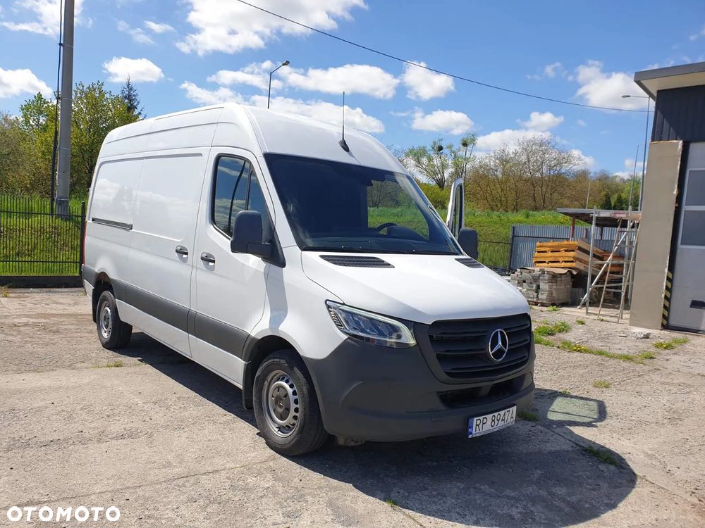 Mercedes-Benz Sprinter 319 - 1