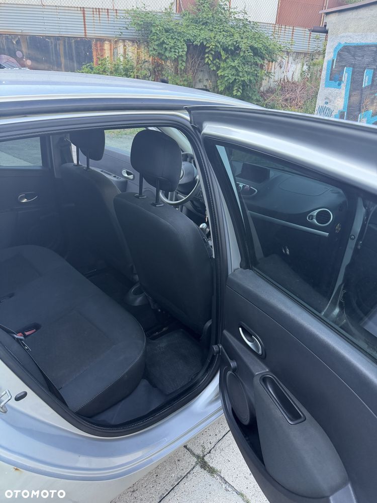 Renault Clio - 6