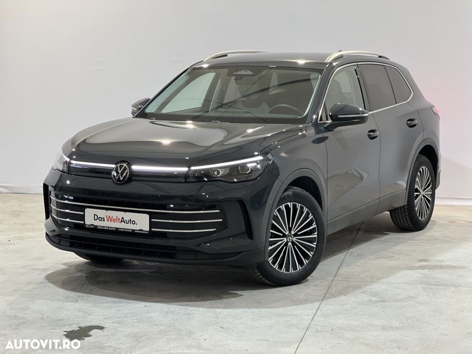 Volkswagen Tiguan - 1