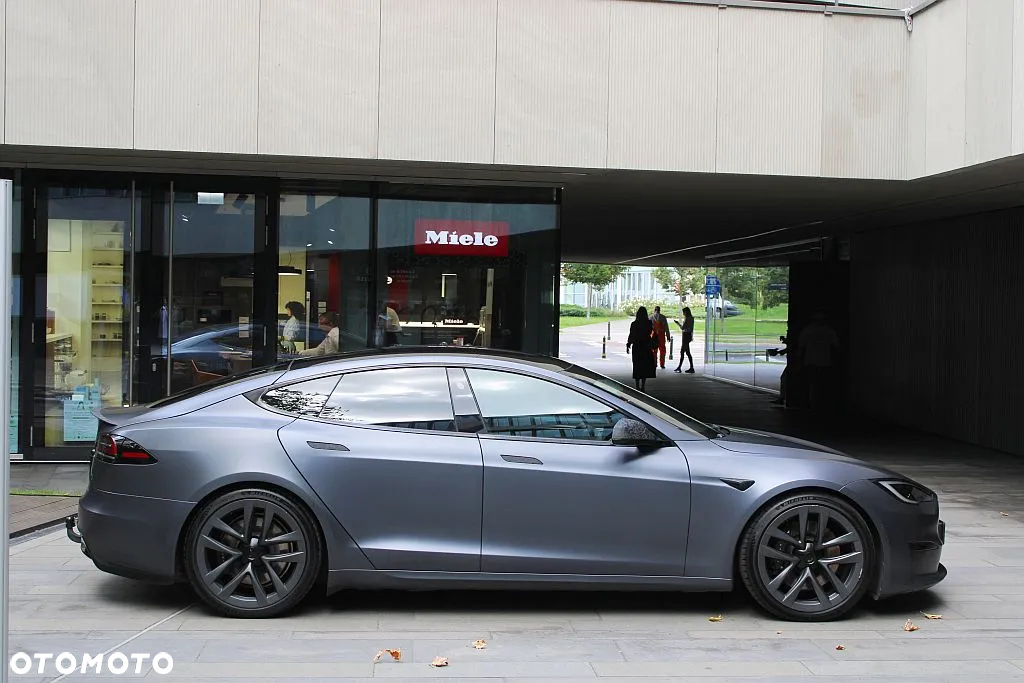 Tesla Model S Plaid - 6