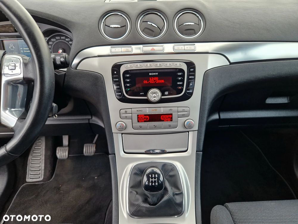 Ford S-Max 2.0 FF Titanium - 20