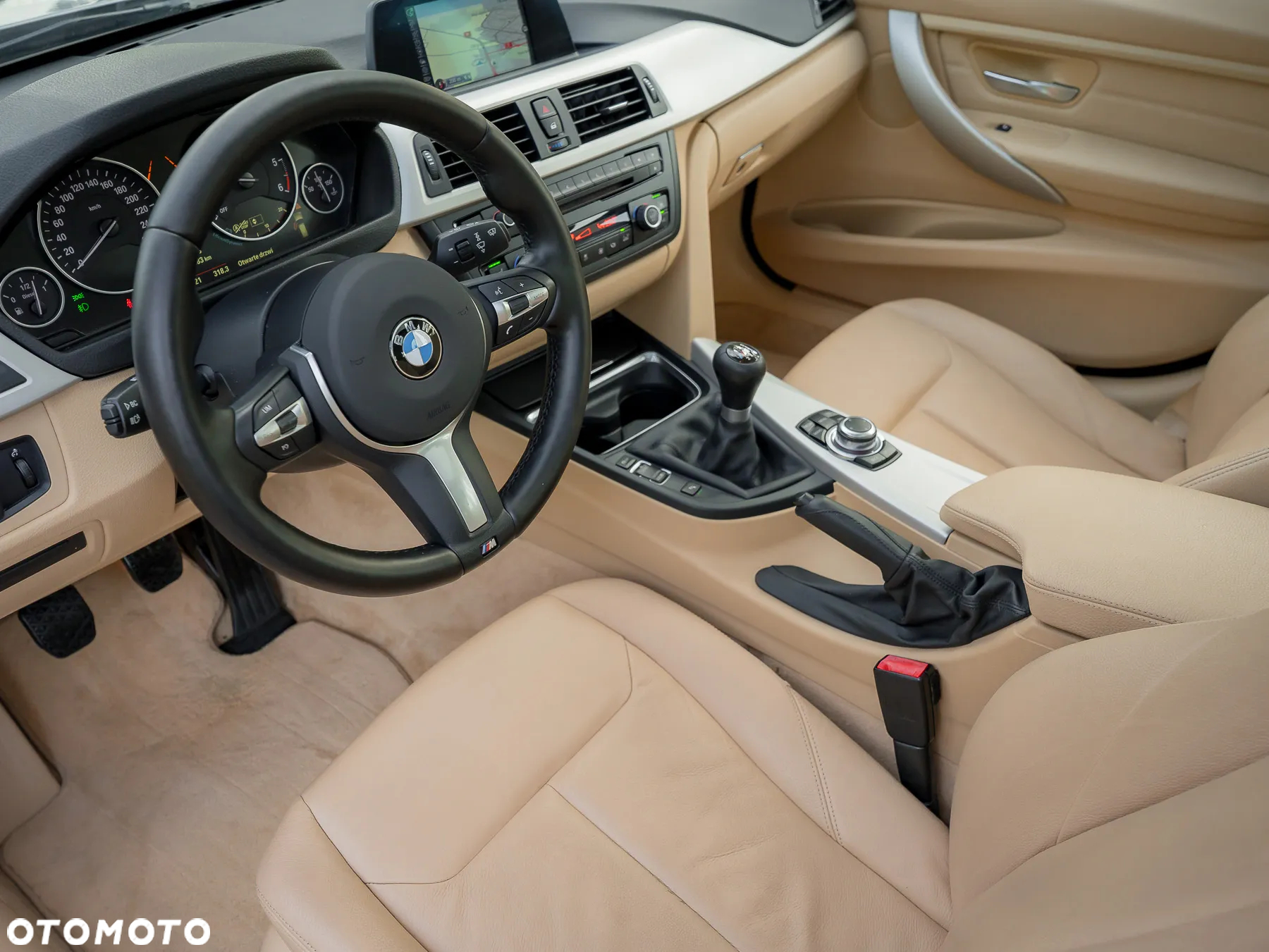 BMW Seria 3 318d xDrive Touring - 26