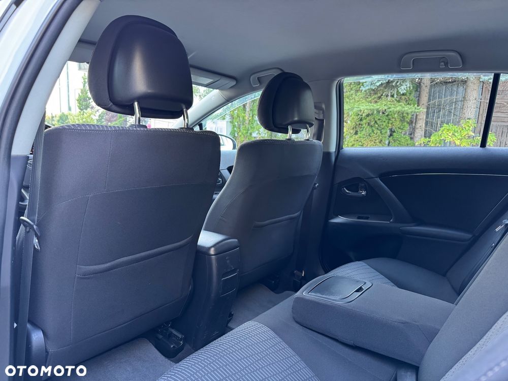 Toyota Avensis 2.0 D-4D Sol plus+NAVI - 25