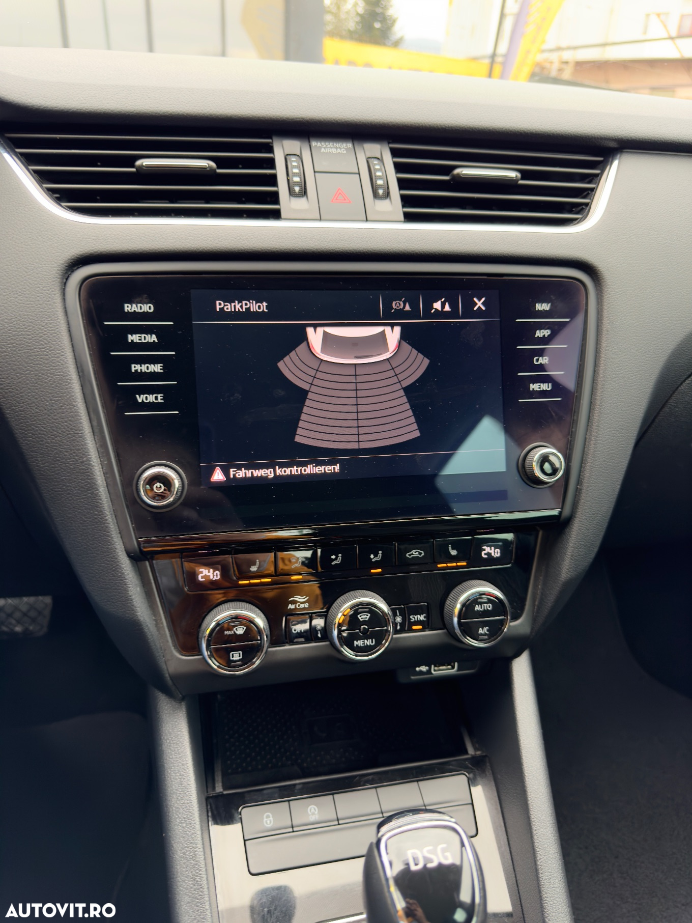 Skoda Octavia 1.6 TDI DSG Style - 23