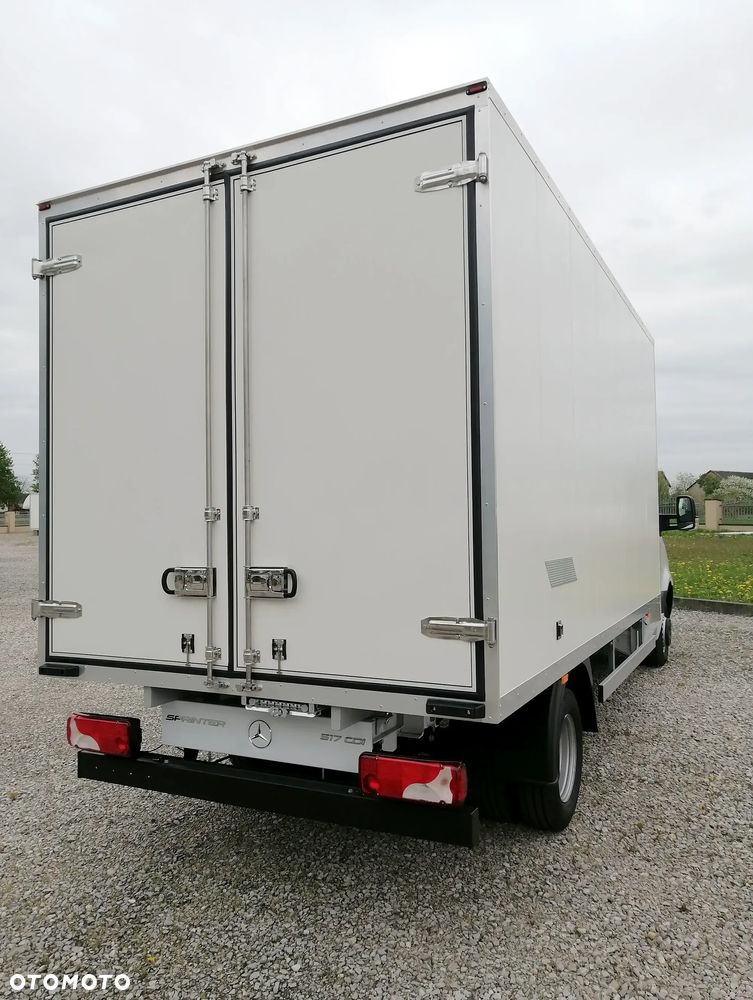 Mercedes-Benz Sprinter - 4