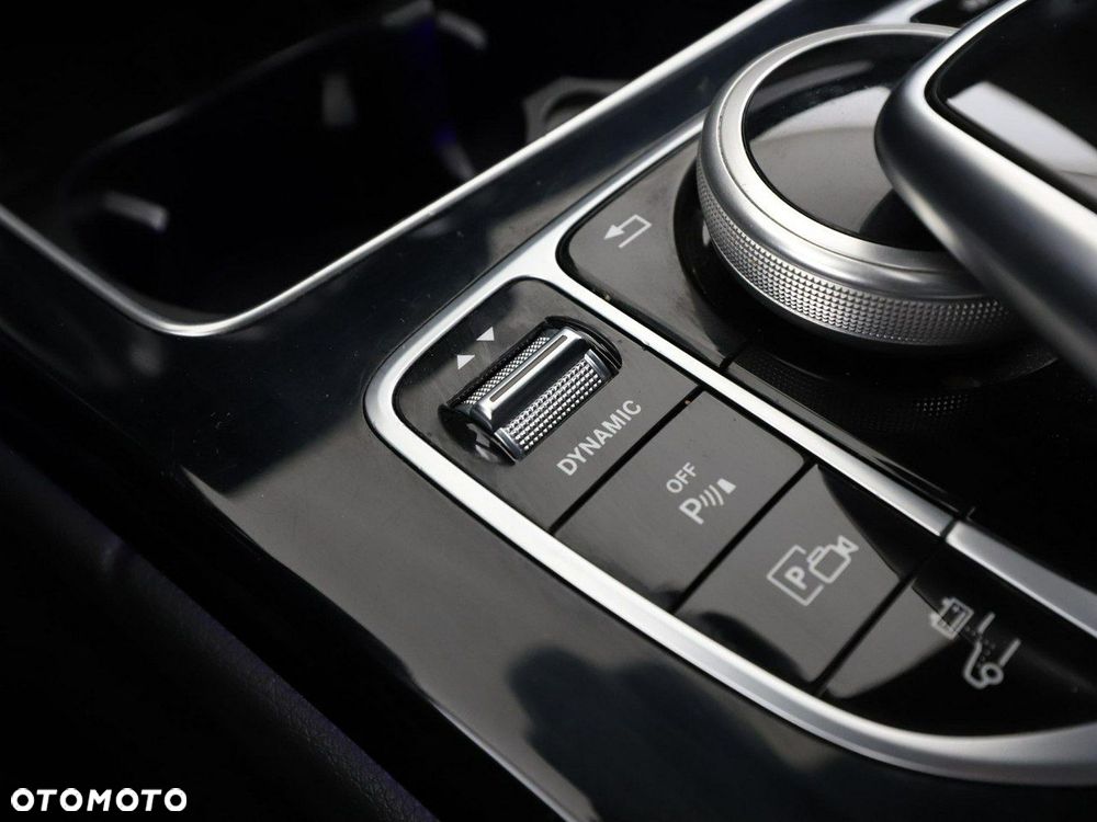 Mercedes-Benz Klasa C 300 de 9G-TRONIC AMG Line - 33
