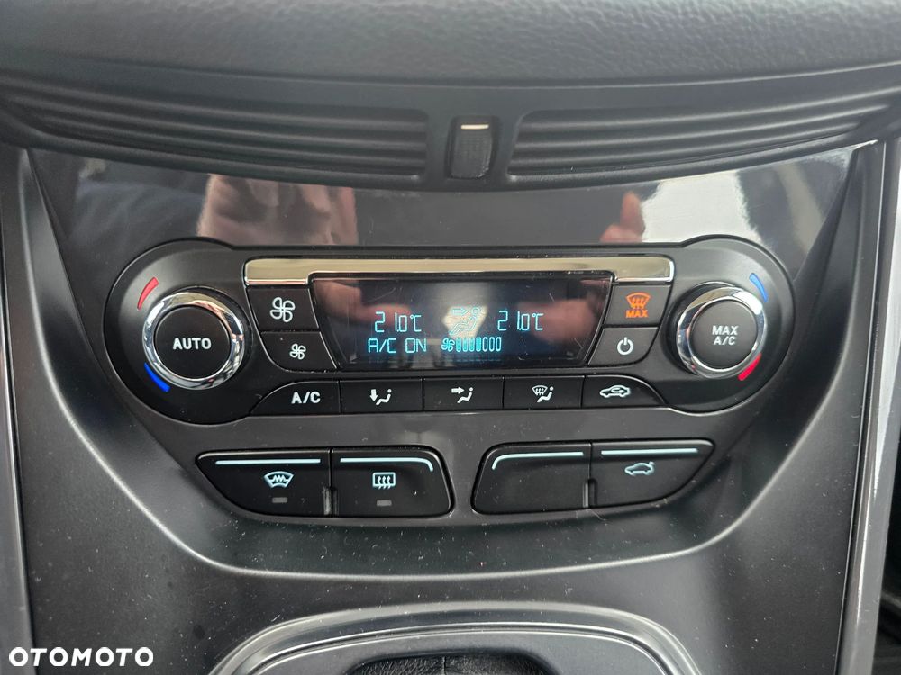 Ford Kuga 1.6 EcoBoost 4WD Titanium Plus - 19