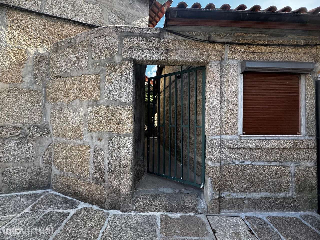 Moradia para remodelar com projeto aprovado — Centro Histórico de Guim - Grande imagem: 3/16