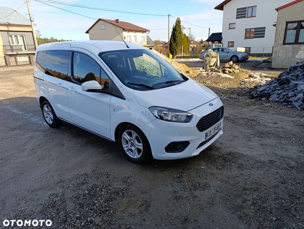 Ford Transit Courier Ambiente - 4