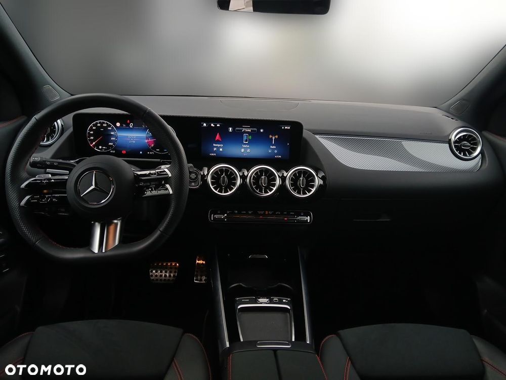 Mercedes-Benz GLA 200 AMG Line - 11