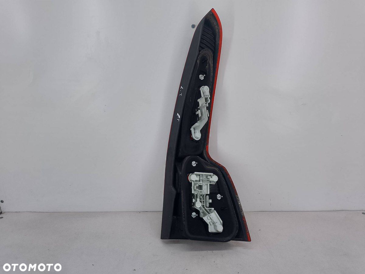 LAMPA TYLNA LEWA VOLVO V50 30678745 KOMBI - 5