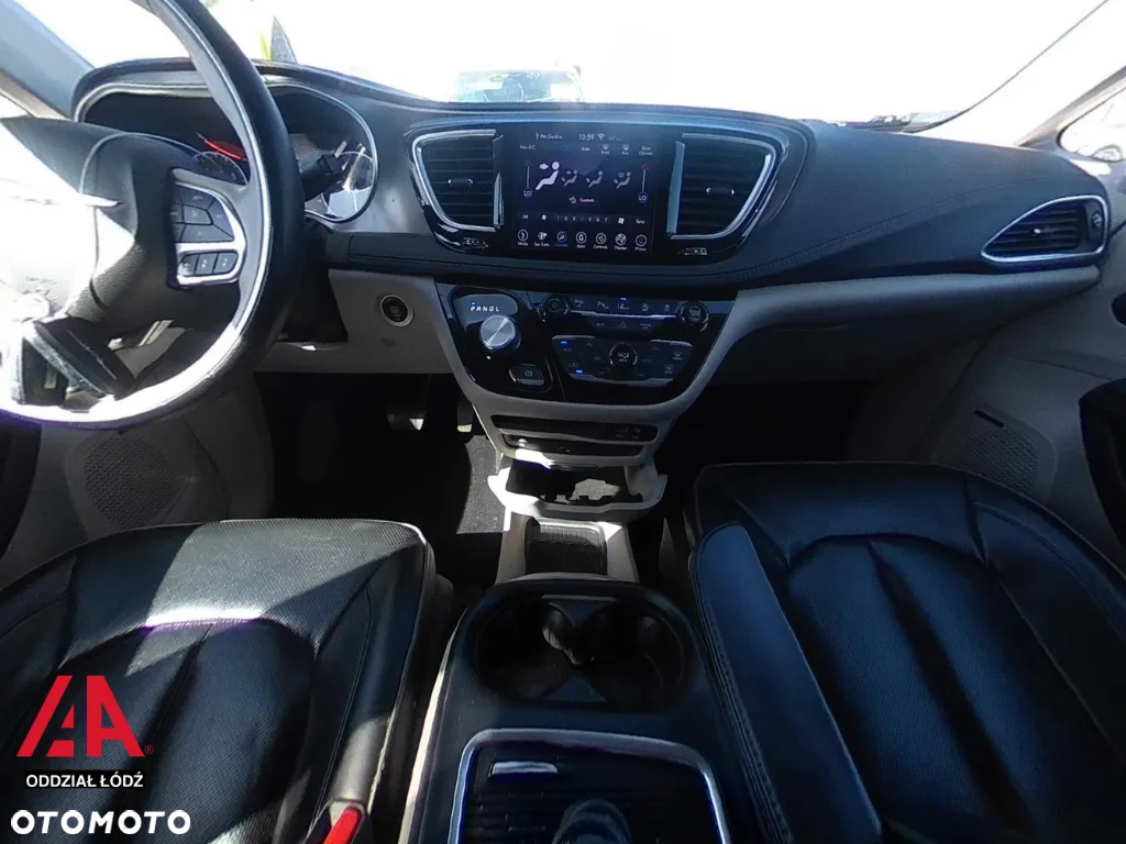 Chrysler Pacifica - 13