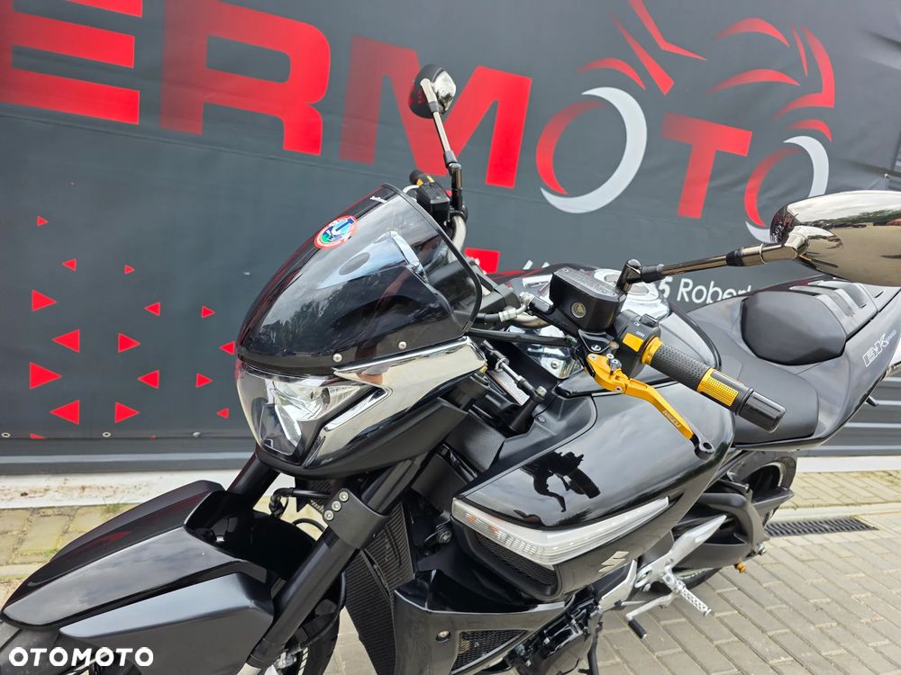 Suzuki GSX - 12