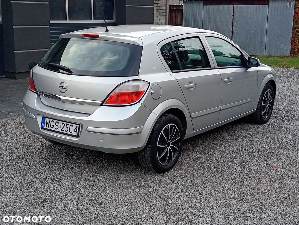 Opel Astra 2006 photo 2
