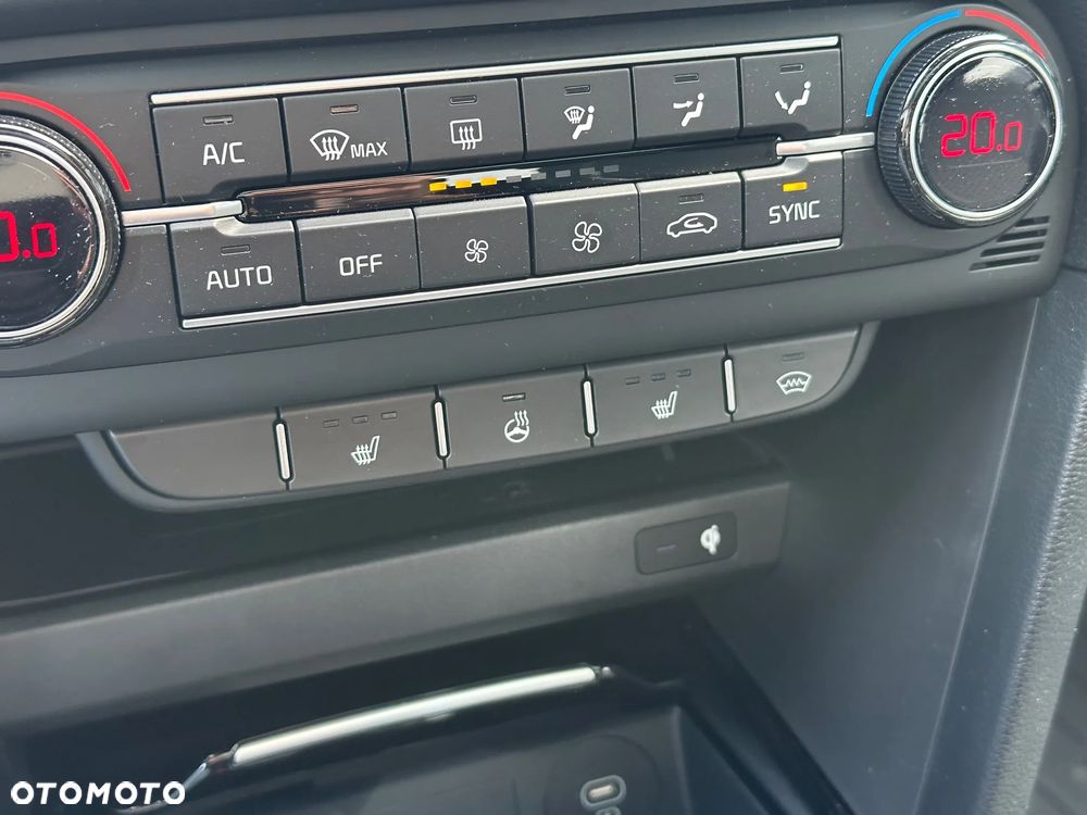 Kia XCeed 1.5 T-GDI Business Line DCT - 27