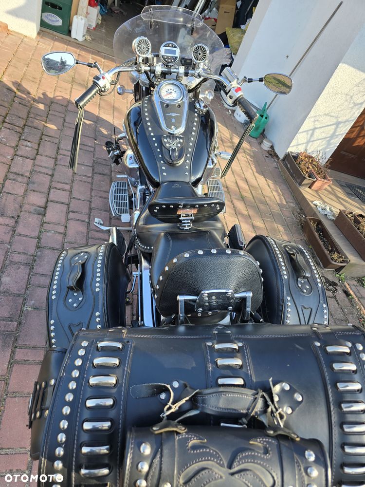 Suzuki Intruder - 6