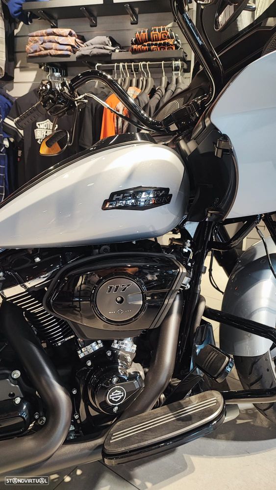 Harley-Davidson Road Glide - 8