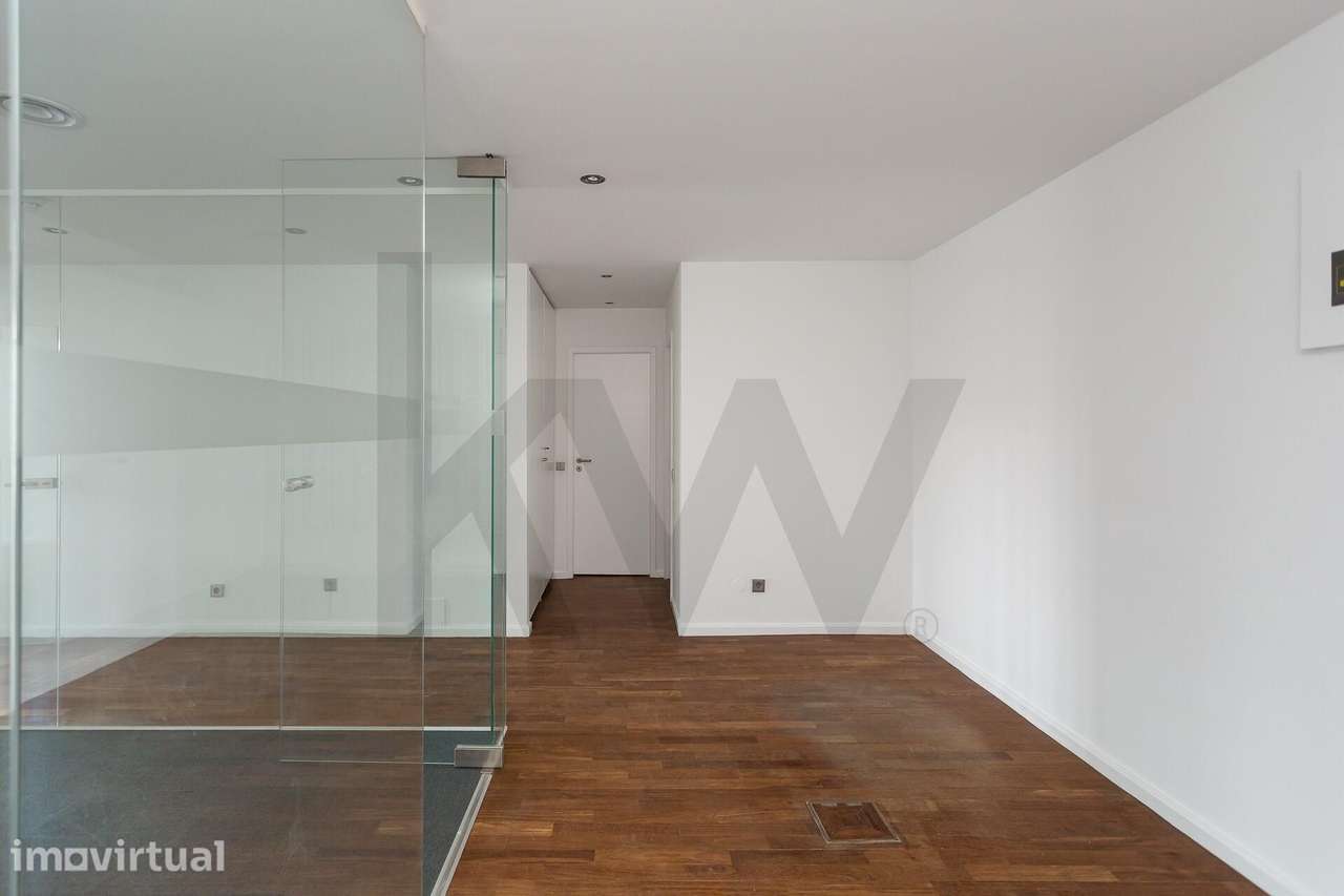 Arrenda-se Escritório no Edifício Espaço Chiado | Vista Rio | Rua Mise - Grande imagem: 3/37