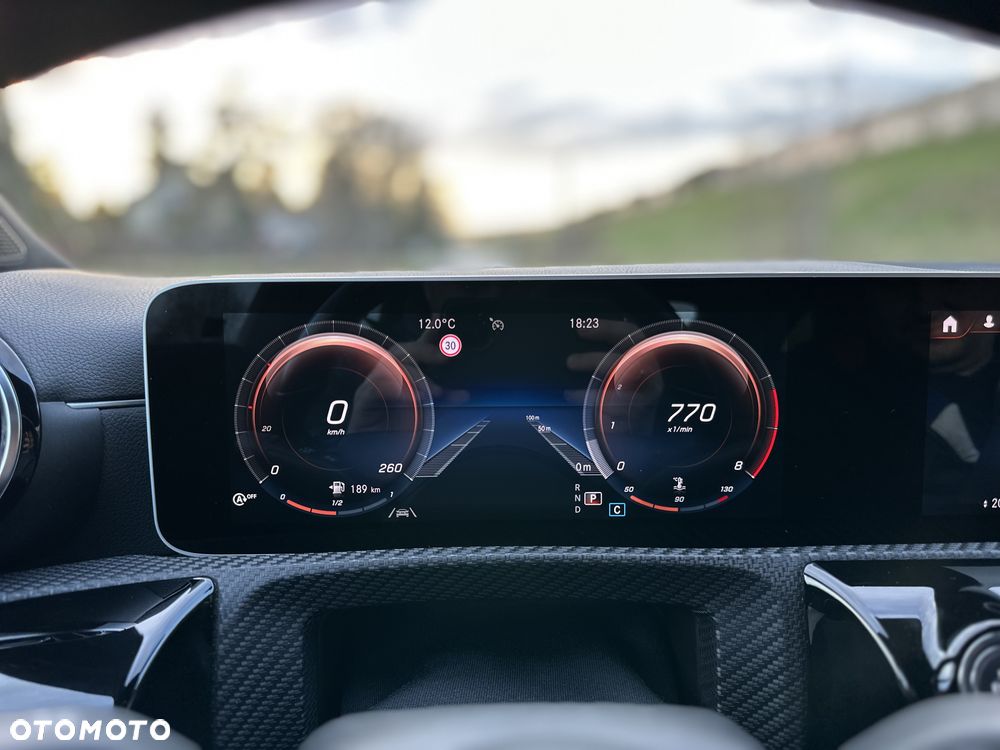 Mercedes-Benz CLA 180 7G-DCT - 20