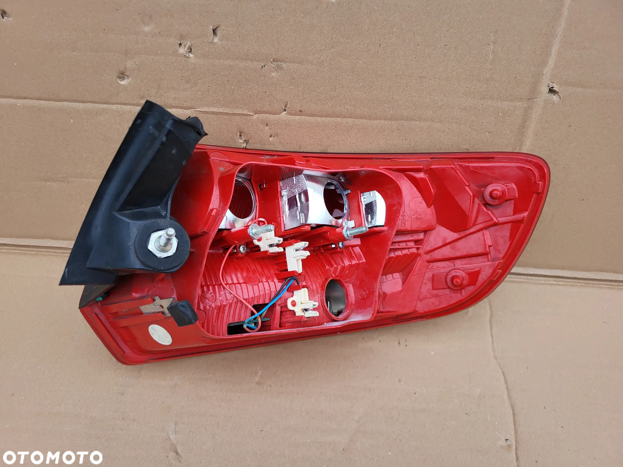 LAMPA LEWY TYL AUDI A3 8P4 LIFT - 5