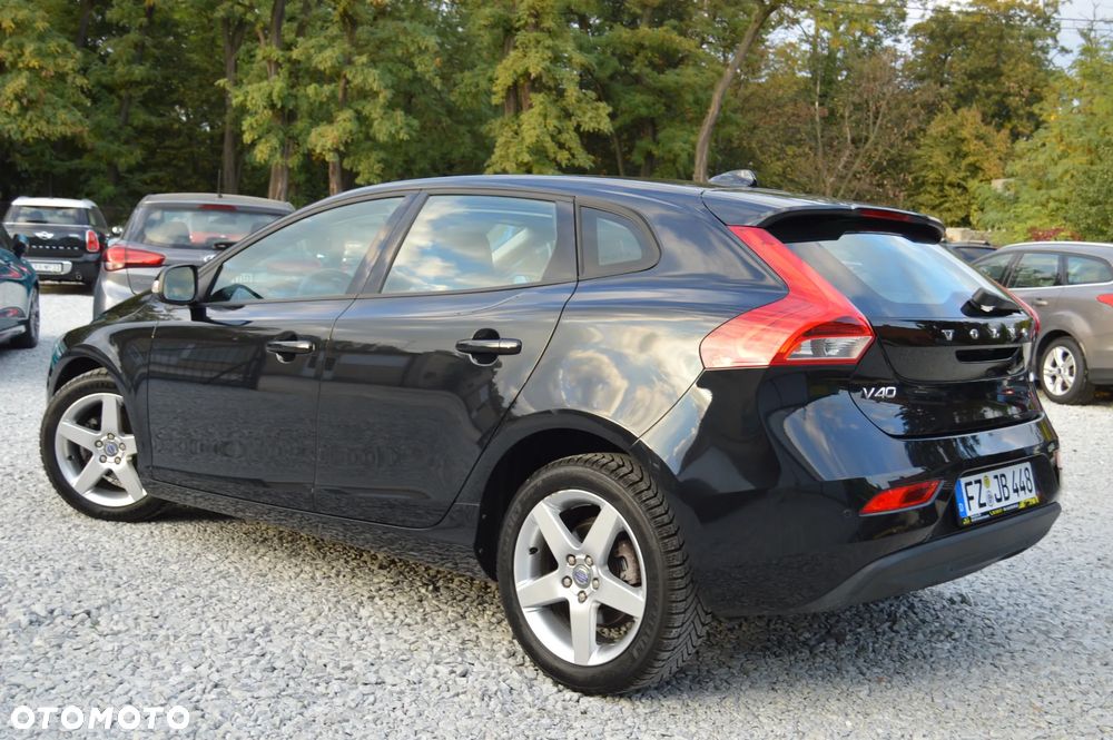 Volvo V40 D2 Momentum - 24