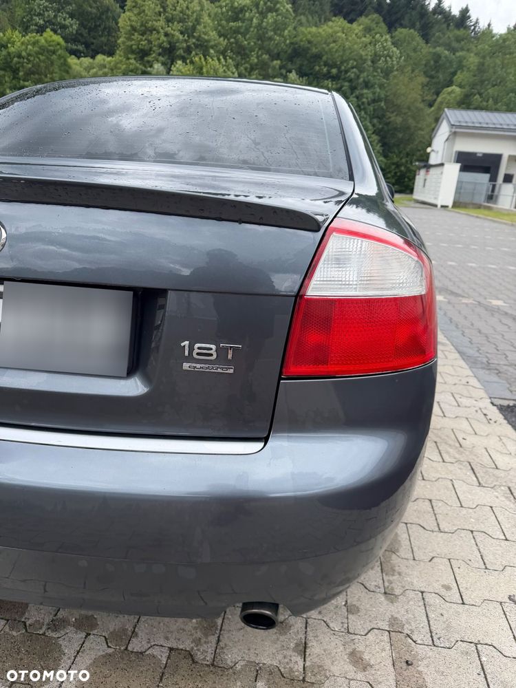 Audi A4 Limousine - 8